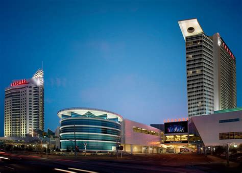 Caesars Windsor (@CaesarsWindsor) .